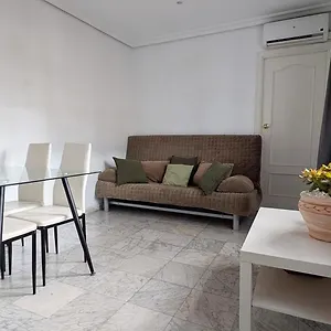 https://la-casa-roja-luminoso-atico-con-vistas.es-andalucia.com
